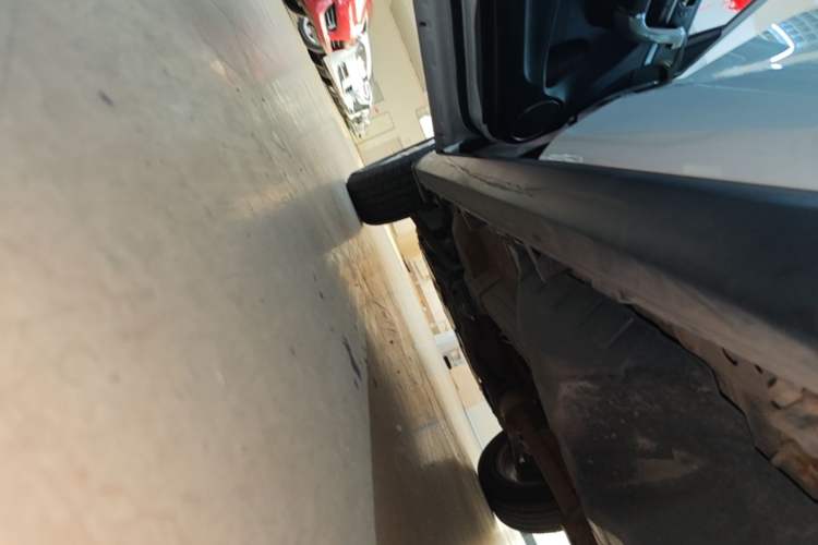 Used Haval M6 2019 1.5T DCT Two-Wheel Drive Value Edition China VI Standard Left Side Sill