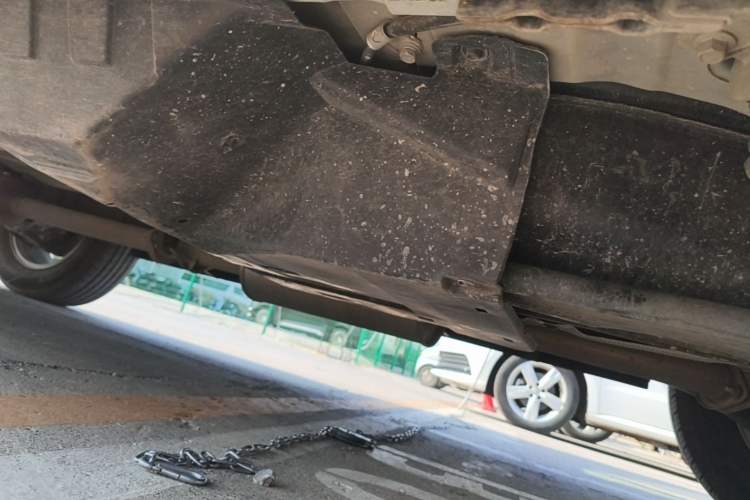 Used Haval M6 2019 1.5T DCT Two-Wheel Drive Value Edition China VI Standard Left Side Sill