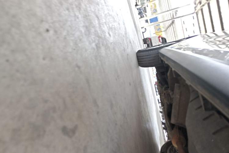 Used Haval M6 2019 1.5T DCT Two-Wheel Drive Value Edition China VI Standard Left Side Sill