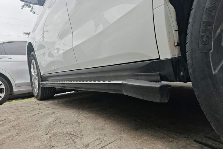 Used Haval M6 2019 1.5T Manual Two-Wheel Drive Urban Version China VI Standard Left Side Sill