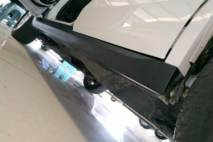 Used Haval M6 2019 1.5T DCT Two-Wheel Drive Elite Version China VI Standard Left Side Sill