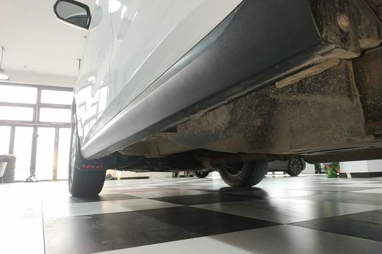 Used Haval M6 2019 1.5T DCT Two-Wheel Drive Value Edition China VI Standard Left Side Sill