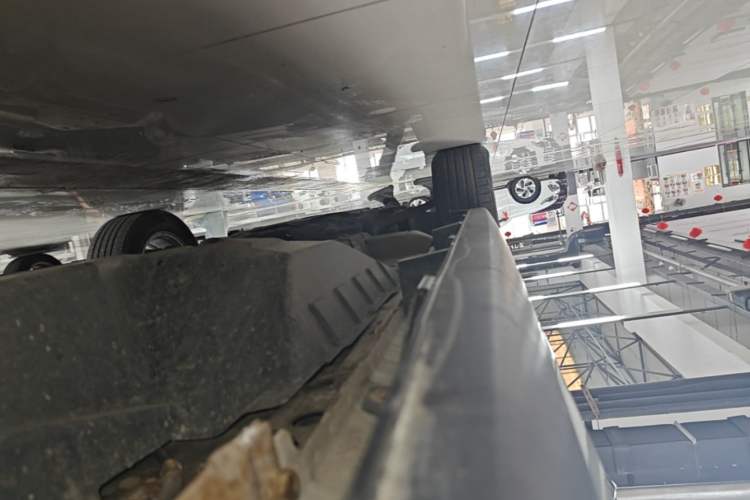 Used Haval M6 2019 1.5T DCT Two-Wheel Drive Value Edition China VI Standard Left Side Sill