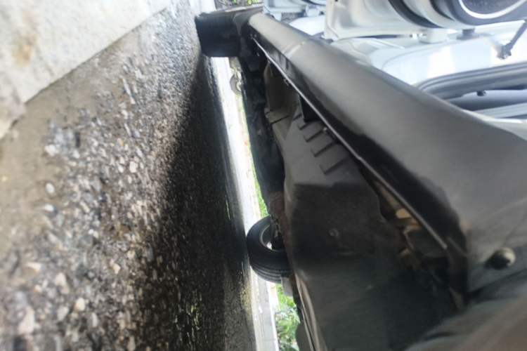 Used Haval M6 2019 1.5T DCT Two-Wheel Drive Value Edition China VI Standard Left Side Sill