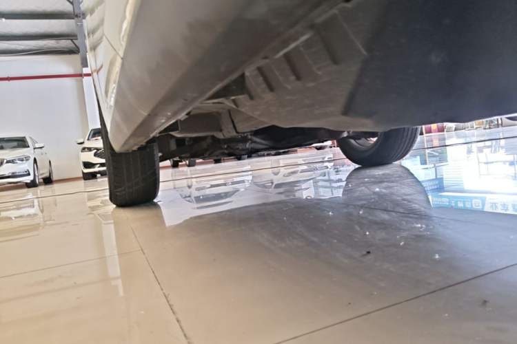 Used Haval M6 2019 1.5T DCT Two-Wheel Drive Elite Version China VI Standard Left Side Sill