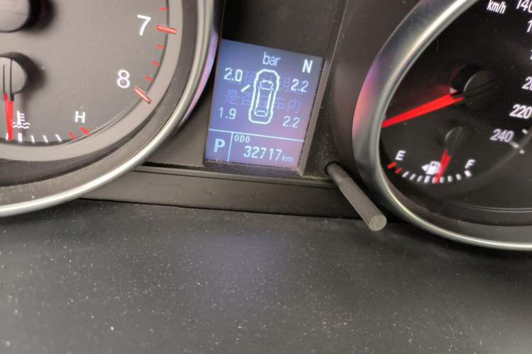 Used Haval M6 2019 1.5T DCT Two-Wheel Drive Elite Version China VI Standard Odometer Close Up