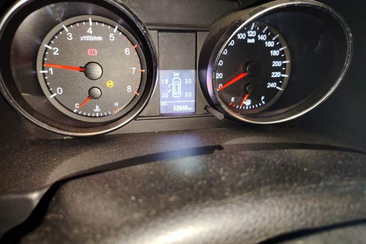 Used Haval M6 2019 1.5T Manual Two-Wheel Drive Urban Version China VI Standard Odometer Close Up
