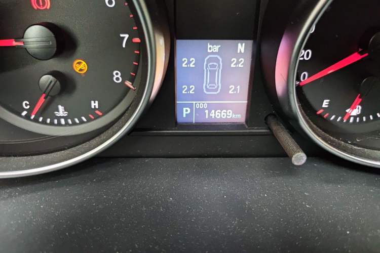 Used Haval M6 2019 1.5T DCT Two-Wheel Drive Value Edition China VI Standard Odometer Close Up