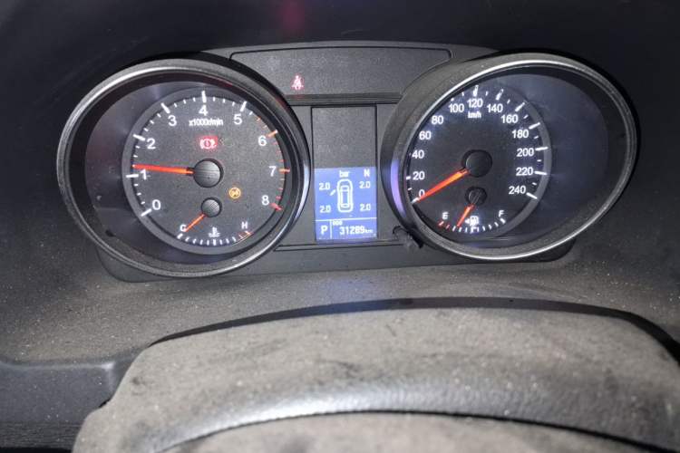 Used Haval M6 2019 1.5T DCT Two-Wheel Drive Elite Version China VI Standard Odometer Close Up