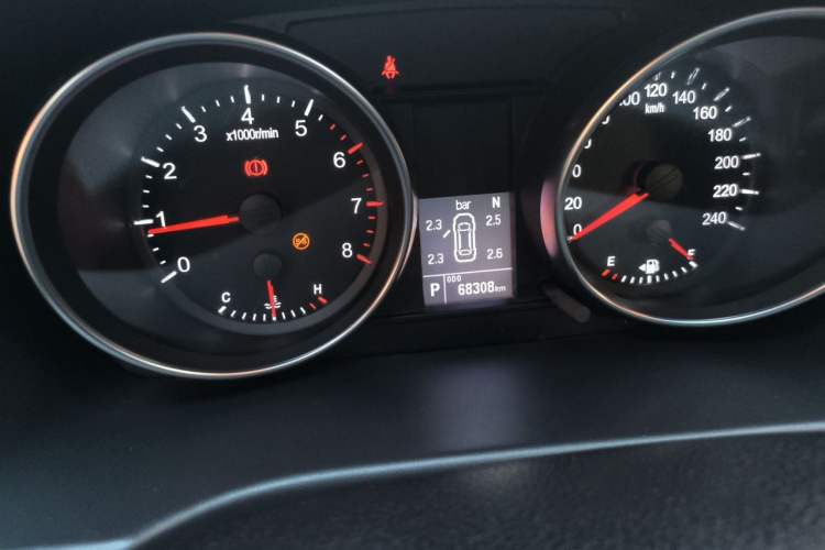 Used Haval M6 2019 1.5T DCT Two-Wheel Drive Value Edition China VI Standard Odometer Close Up