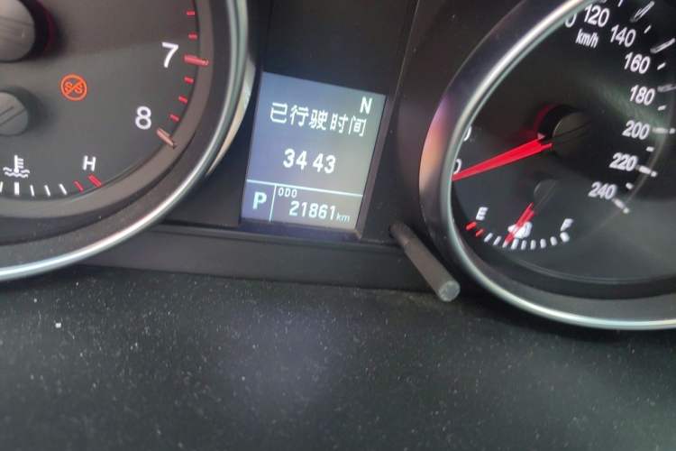 Used Haval M6 2019 1.5T DCT Two-Wheel Drive Urban Version China VI Standard Odometer Close Up