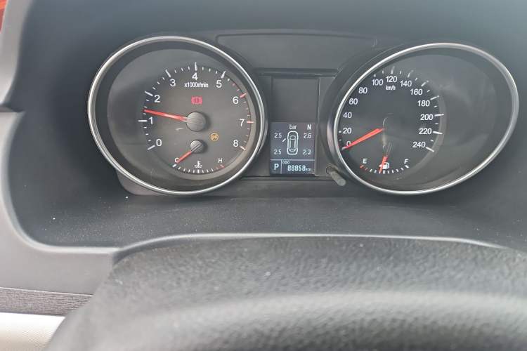 Used Haval M6 2019 1.5T DCT Two-Wheel Drive Urban Version China VI Standard Odometer Close Up