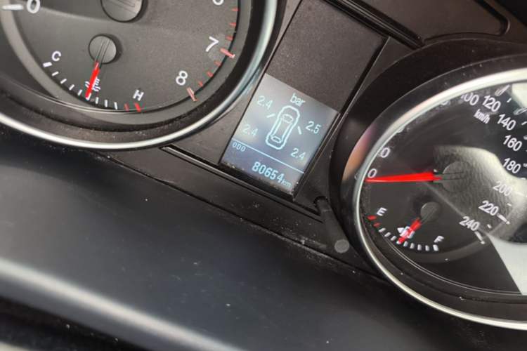 Used Haval M6 2019 1.5T Manual Two-Wheel Drive Urban Version China VI Standard Odometer Close Up