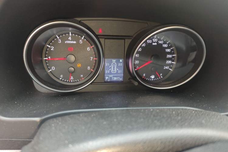 Used Haval M6 2019 1.5T DCT Two-Wheel Drive Elite Version China VI Standard Odometer Close Up