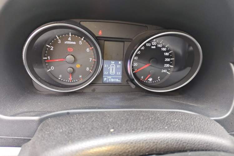 Used Haval M6 2019 1.5T DCT Two-Wheel Drive Elite Version China V Standard Odometer Close Up