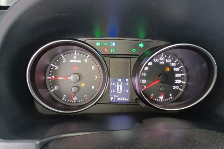 Used Haval M6 2019 1.5T DCT Two-Wheel Drive Elite Version China VI Standard Odometer Close Up
