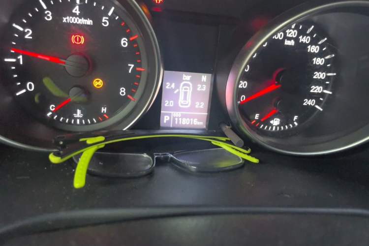 Used Haval M6 2019 1.5T DCT Two-Wheel Drive Elite Version China VI Standard Odometer Close Up