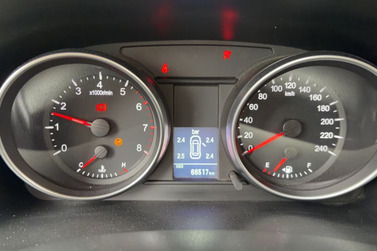 Used Haval M6 2019 1.5T Manual Two-Wheel Drive Elite Version China VI Standard Odometer Close Up