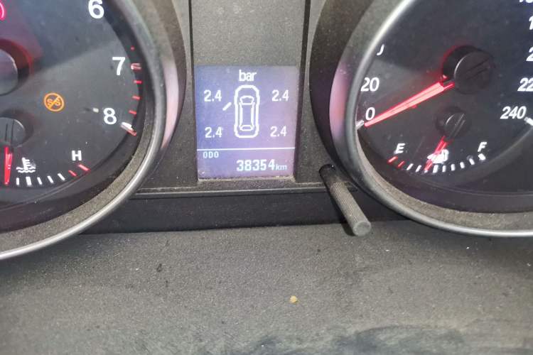 Used Haval M6 2019 1.5T Manual Two-Wheel Drive Urban Version China V Standard Odometer Close Up