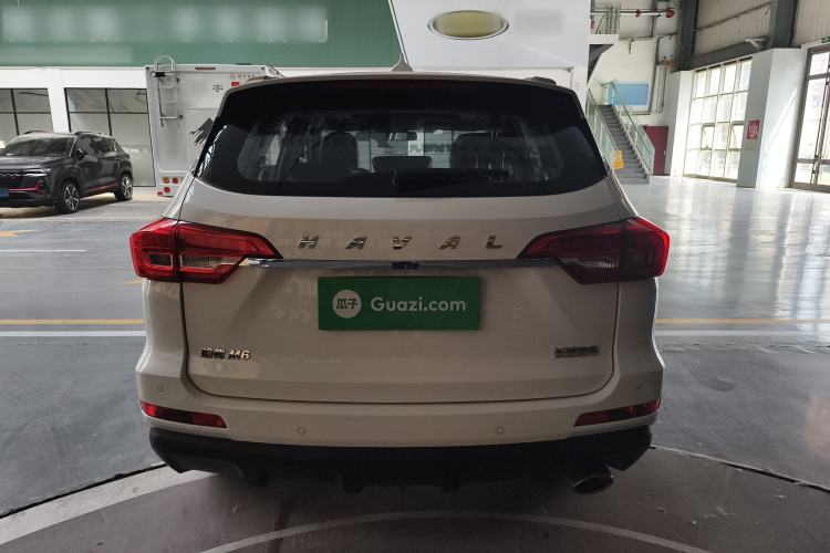 Used Haval M6 2019 1.5T DCT Two-Wheel Drive Value Edition China VI Standard Rear