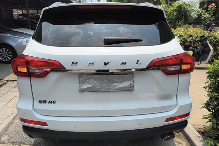 Used Haval M6 2019 1.5T DCT Two-Wheel Drive Elite Version China V Standard Rear