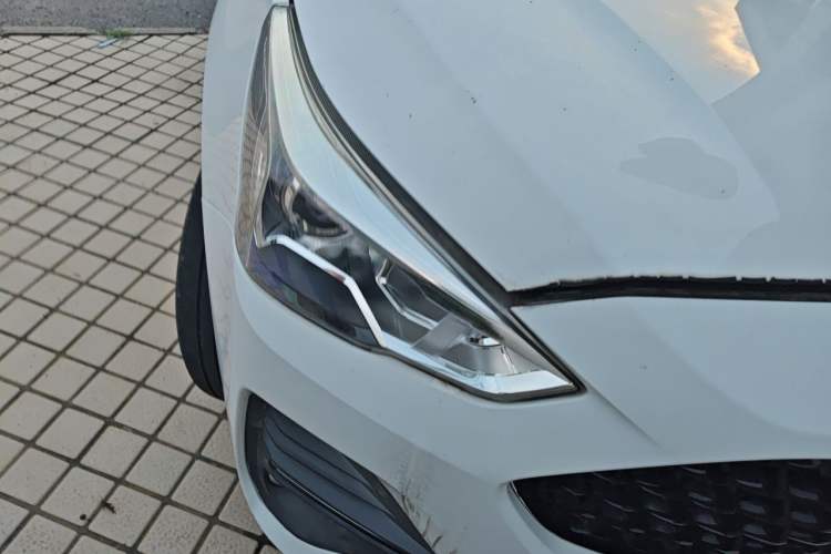 Used Haval M6 2019 1.5T Manual Two-Wheel Drive Elite Version China VI Standard Right Front Headlight