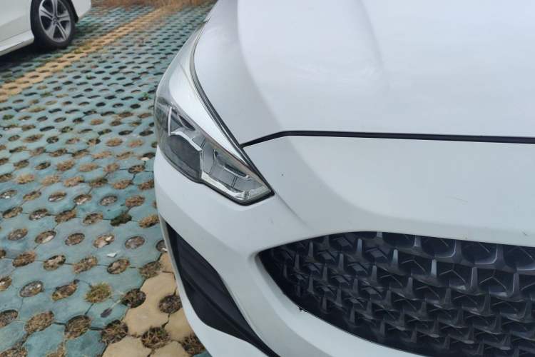 Used Haval M6 2019 1.5T Manual Two-Wheel Drive Elite Version China VI Standard Right Front Headlight