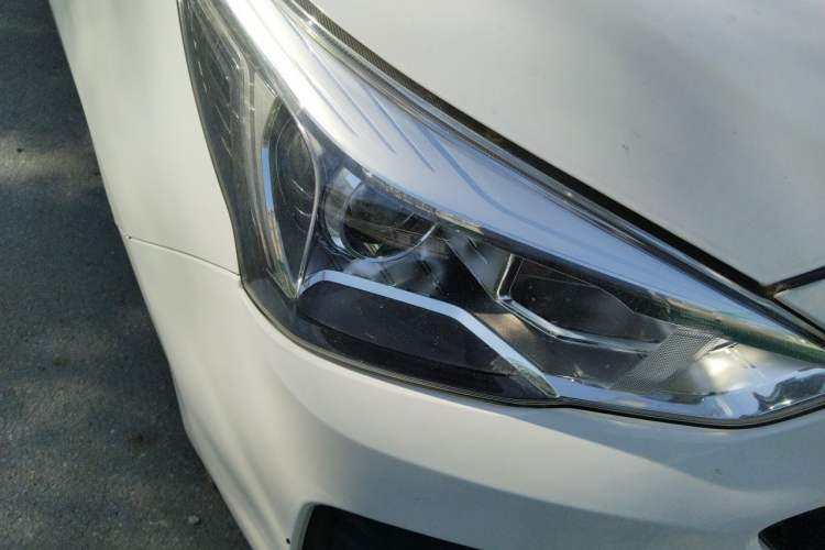Used Haval M6 2019 1.5T Manual Two-Wheel Drive Elite Version China V Standard Right Front Headlight