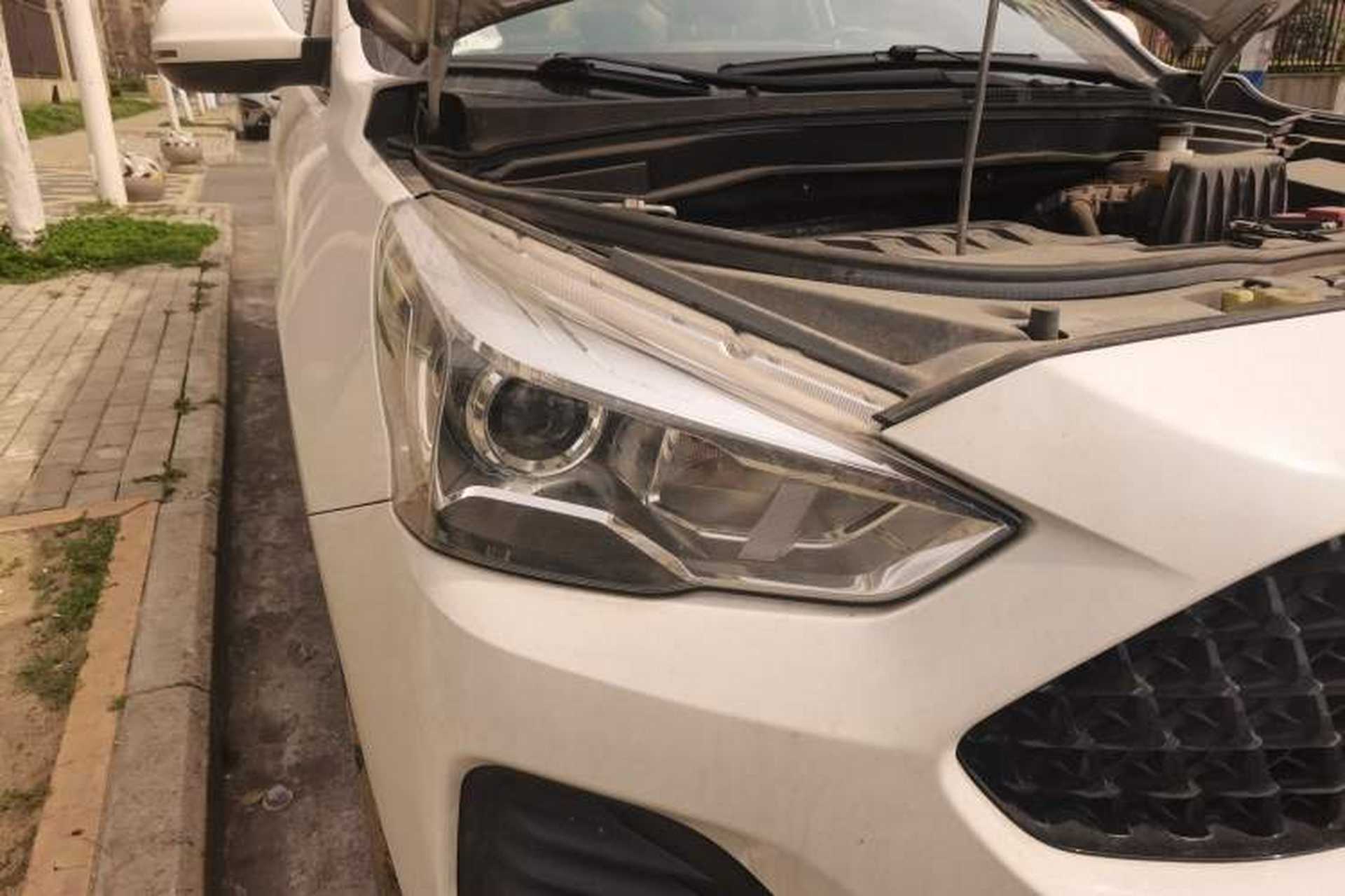 Used Haval M6 2019 1.5T DCT Two-Wheel Drive Elite Version China V Standard Right Front Headlight