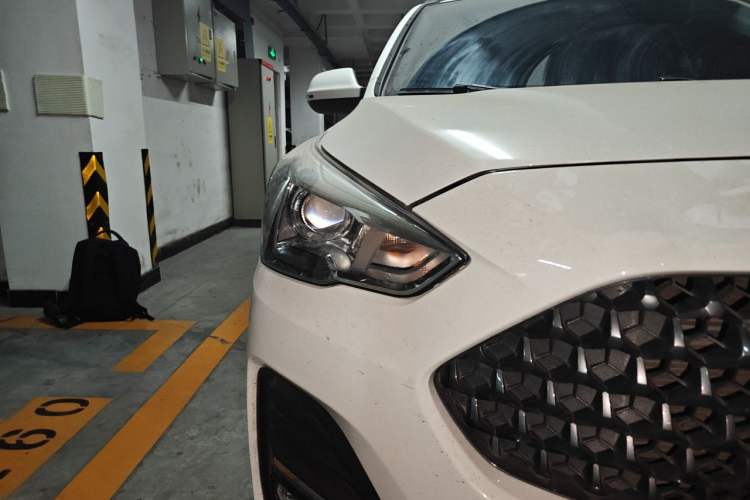 Used Haval M6 2019 1.5T Manual Two-Wheel Drive Elite Version China VI Standard Right Front Headlight