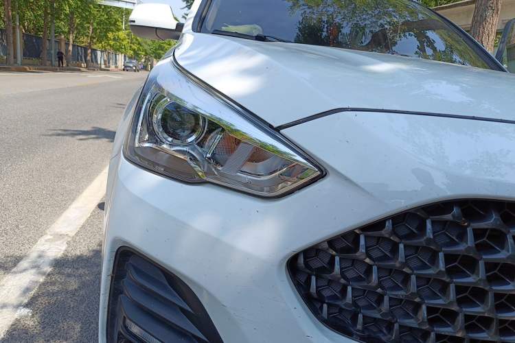 Used Haval M6 2019 1.5T Manual Two-Wheel Drive Urban Version China V Standard Right Front Headlight