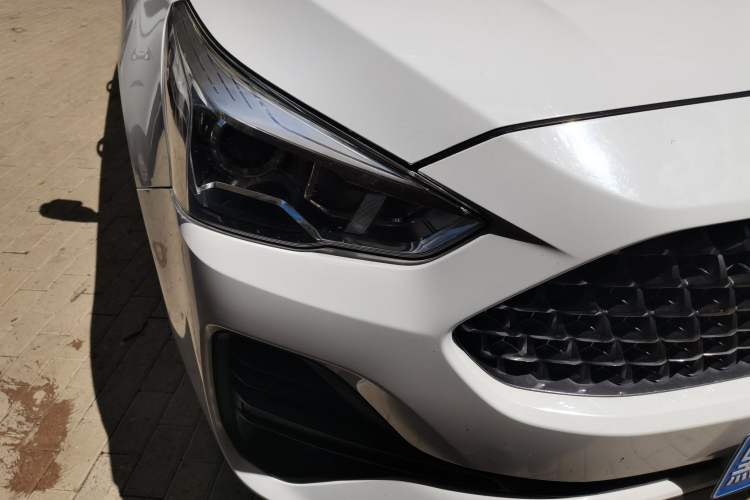 Used Haval M6 2019 1.5T DCT Two-Wheel Drive Value Edition China VI Standard Right Front Headlight
