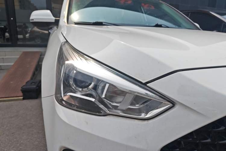 Used Haval M6 2019 1.5T Manual Two-Wheel Drive Elite Version China VI Standard Right Front Headlight