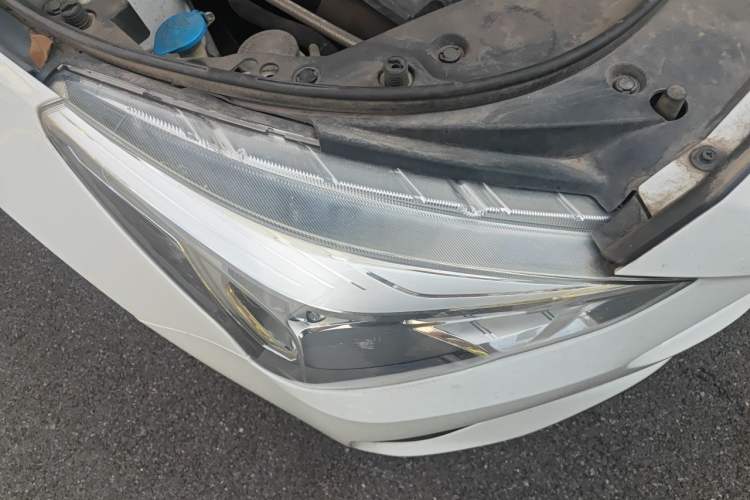 Used Haval M6 2019 1.5T Manual Two-Wheel Drive Elite Version China VI Standard Right Front Headlight