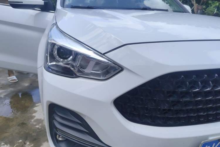 Used Haval M6 2019 1.5T DCT Two-Wheel Drive Elite Version China VI Standard Right Front Headlight