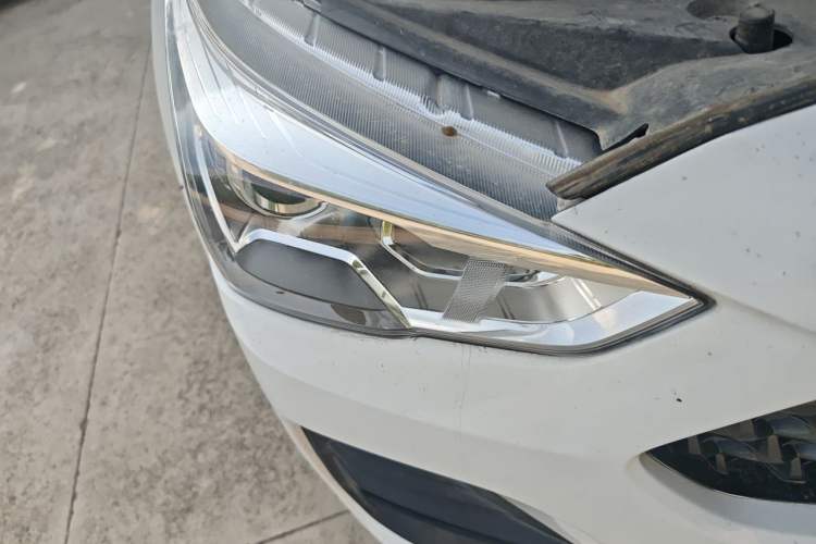 Used Haval M6 2019 1.5T DCT Two-Wheel Drive Value Edition China VI Standard Right Front Headlight