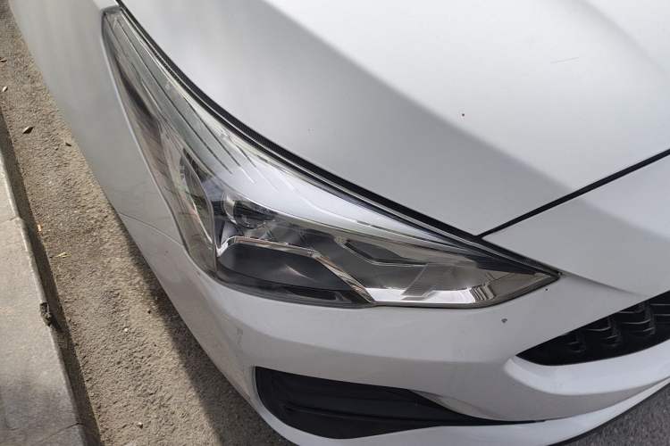 Used Haval M6 2019 1.5T DCT Two-Wheel Drive Elite Version China VI Standard Right Front Headlight