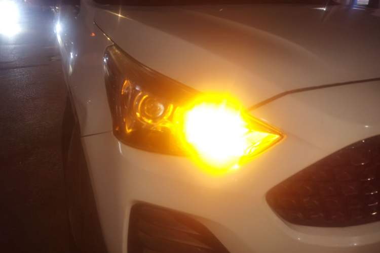 Used Haval M6 2019 1.5T Manual Two-Wheel Drive Elite Version China VI Standard Right Front Headlight