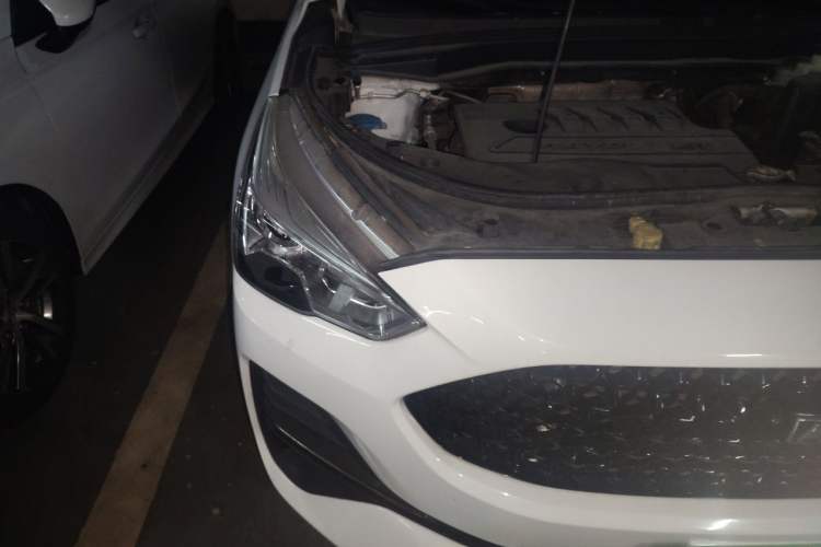 Used Haval M6 2019 1.5T DCT Two-Wheel Drive Value Edition China VI Standard Right Front Headlight
