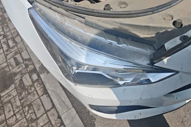 Used Haval M6 2019 1.5T Manual Two-Wheel Drive Elite Version China VI Standard Right Front Headlight