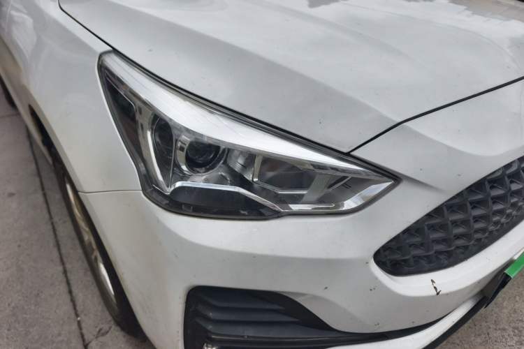 Used Haval M6 2019 1.5T DCT Two-Wheel Drive Elite Version China V Standard Right Front Headlight