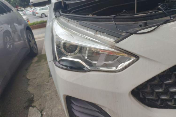Used Haval M6 2019 1.5T Manual Two-Wheel Drive Elite Version China V Standard Right Front Headlight