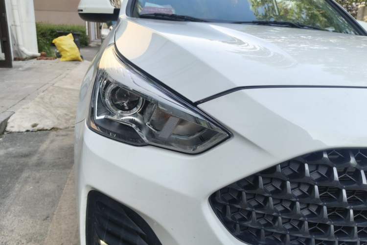 Used Haval M6 2019 1.5T DCT Two-Wheel Drive Value Edition China VI Standard Right Front Headlight