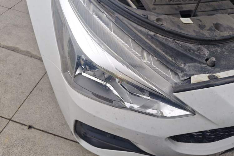 Used Haval M6 2019 1.5T DCT Two-Wheel Drive Elite Version China V Standard Right Front Headlight