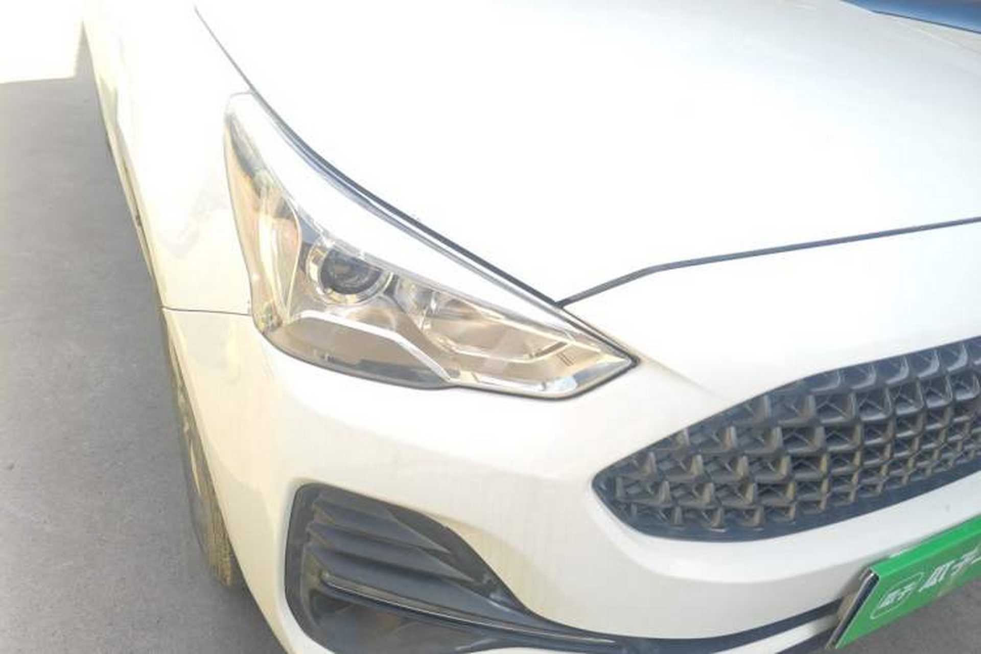 Used Haval M6 2019 1.5T Manual Two-Wheel Drive Urban Version China VI Standard Right Front Headlight