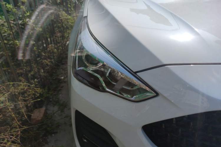 Used Haval M6 2019 1.5T Manual Two-Wheel Drive Elite Version China VI Standard Right Front Headlight