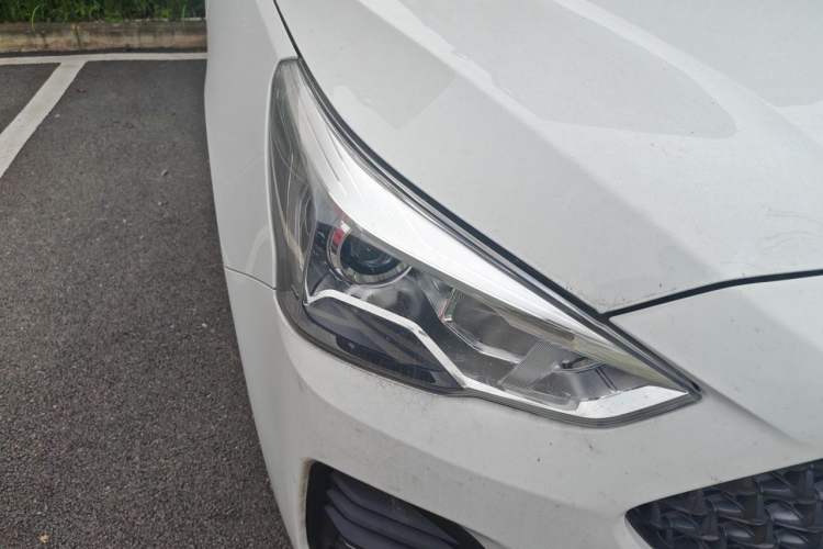 Used Haval M6 2019 1.5T DCT Two-Wheel Drive Value Edition China VI Standard Right Front Headlight