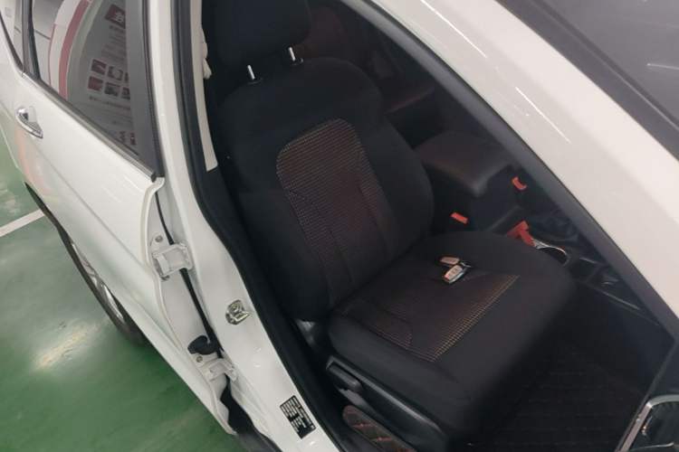 Used Haval M6 2019 1.5T Manual Two-Wheel Drive Urban Version China VI Standard Right Front Seat