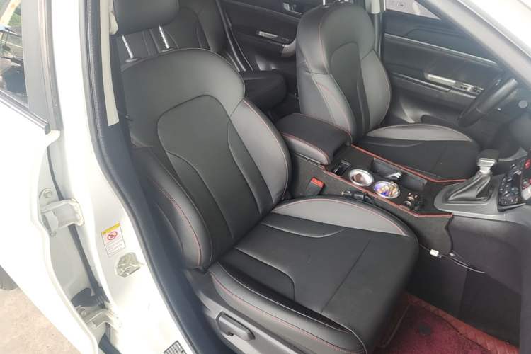 Used Haval M6 2019 1.5T DCT Two-Wheel Drive Elite Version China V Standard Right Front Seat
