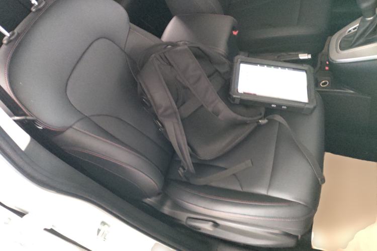 Used Haval M6 2019 1.5T DCT Two-Wheel Drive Elite Version China VI Standard Right Front Seat